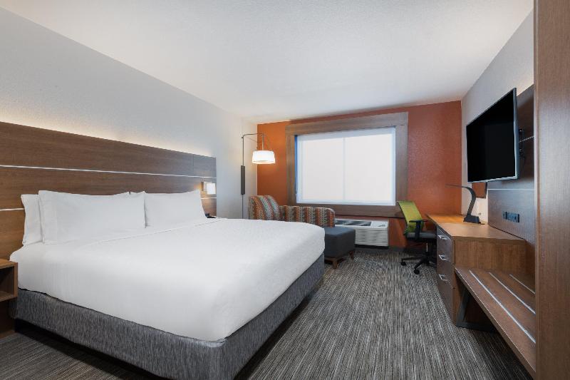 Holiday Inn Express & Suites Colorado Springs I-25 image