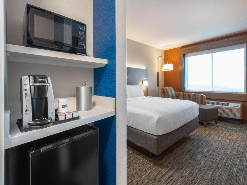 Holiday Inn Express & Suites Colorado Springs I-25 image