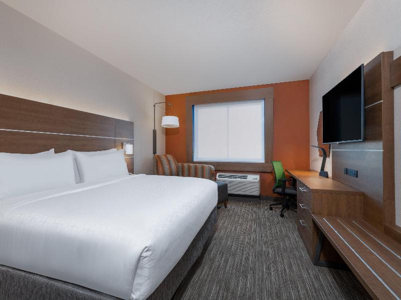 Holiday Inn Express & Suites Colorado Springs I-25 image
