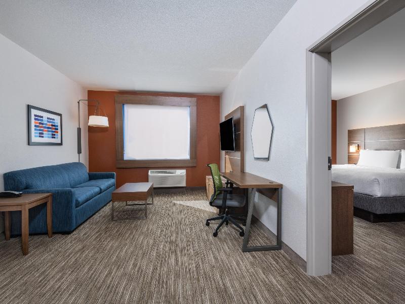Holiday Inn Express & Suites Colorado Springs I-25 image