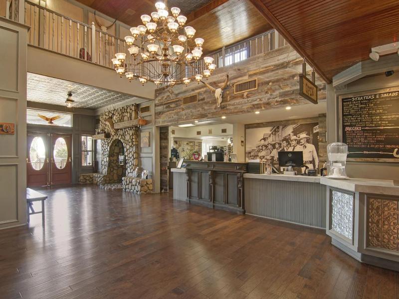 Palm Canyon Hotel & RV Resort image