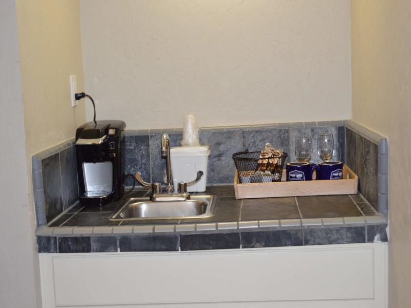 Palm Canyon Hotel & RV Resort image
