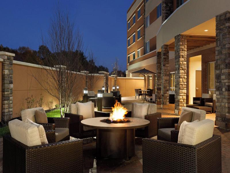 Courtyard by Marriott Boston Dedham/Westwood image
