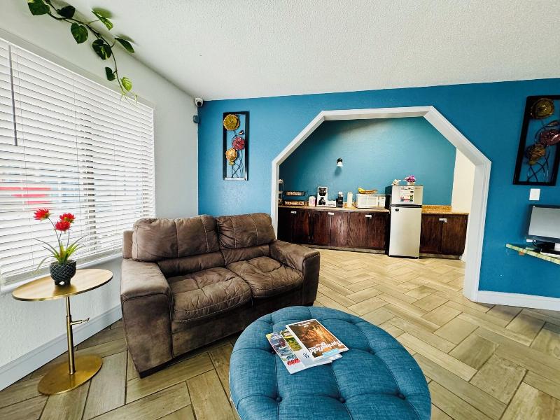 Ozark Inn & Suites