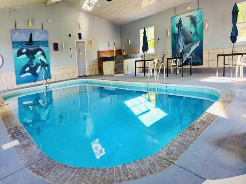 Ozark Inn & Suites
