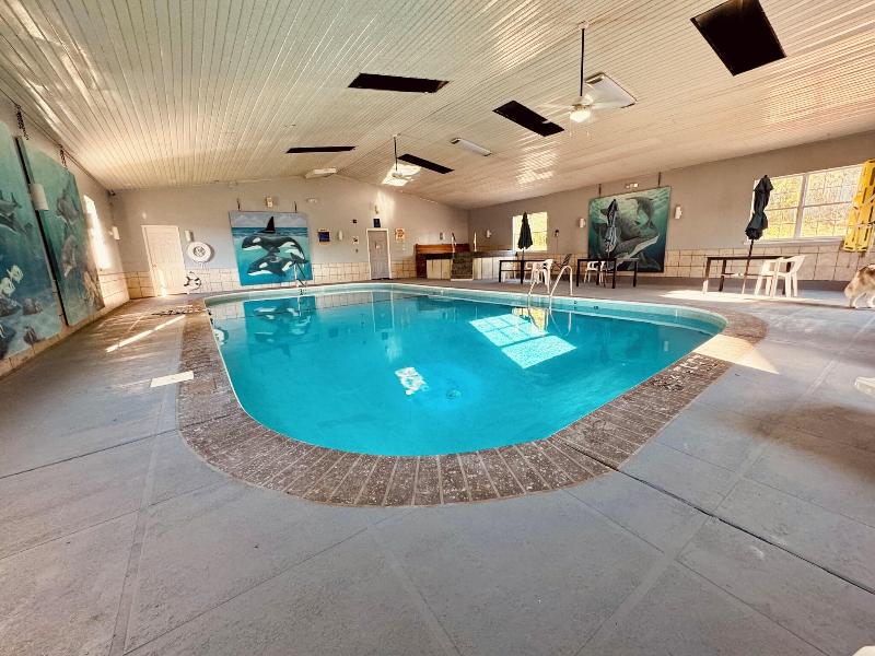 Ozark Inn & Suites