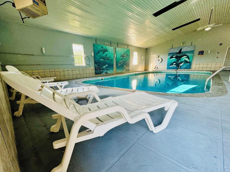 Ozark Inn & Suites