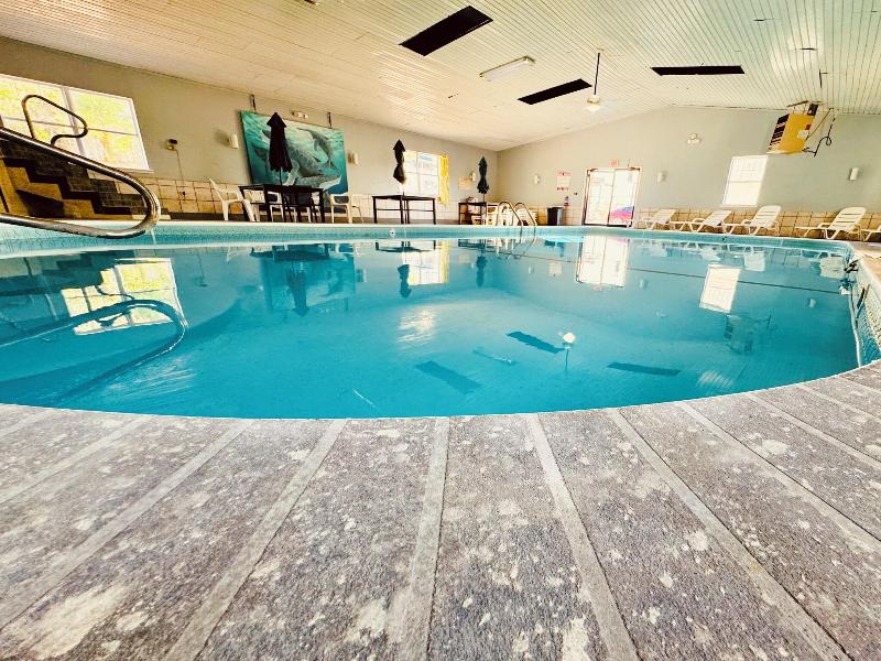 Ozark Inn & Suites