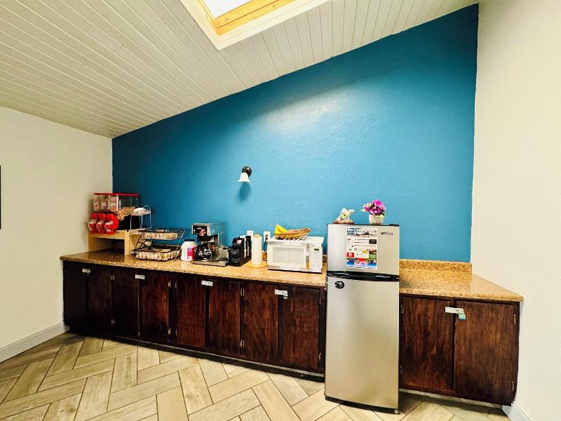 Ozark Inn & Suites