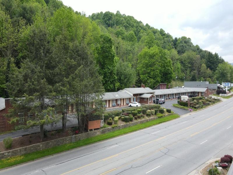 Parkway Inn image