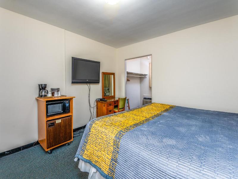 Parkway Inn image