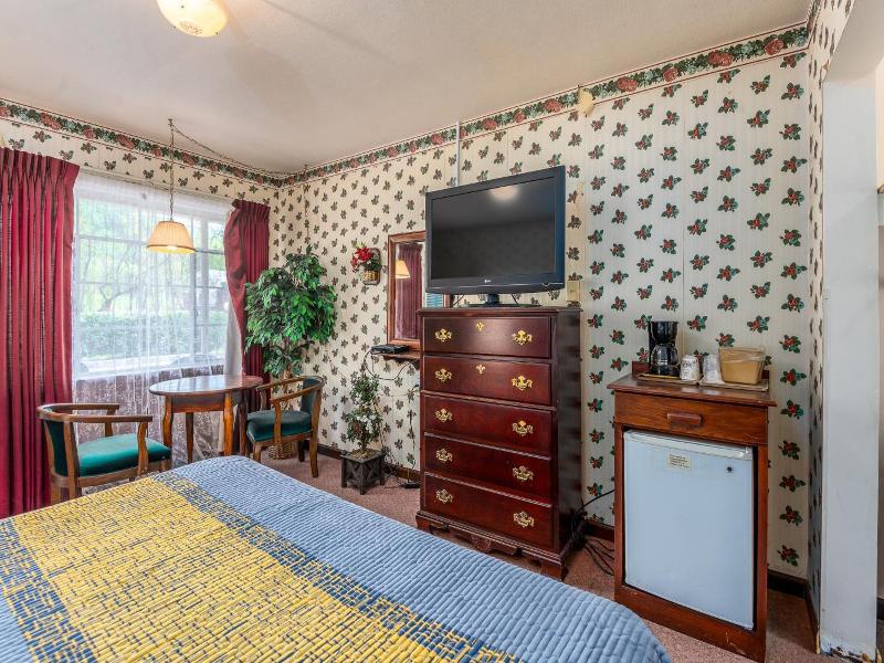 Parkway Inn image