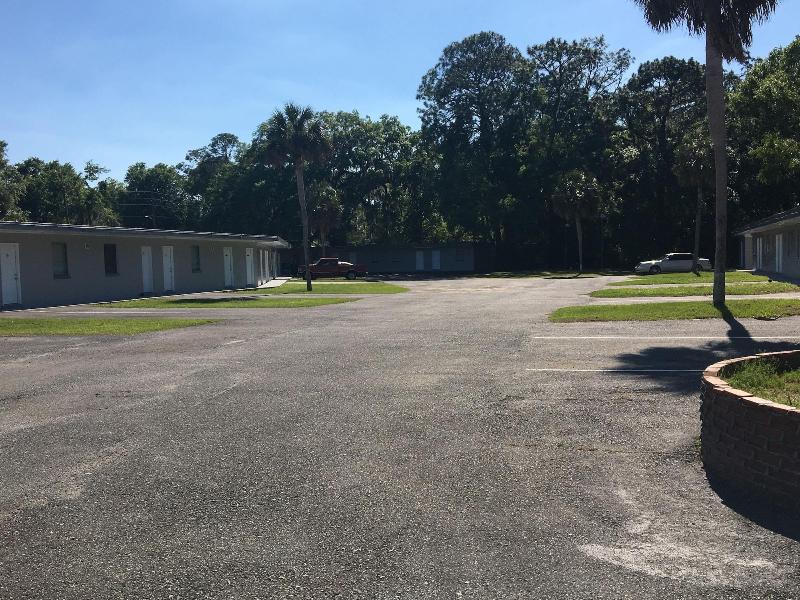 Skylark Motel