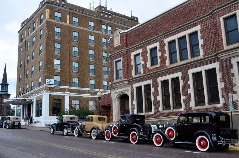 Landmark Inn image