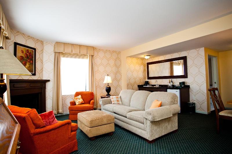 Landmark Inn image