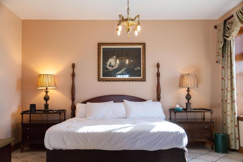 Landmark Inn image
