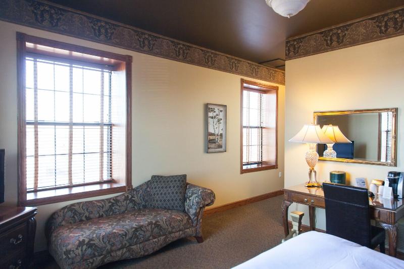 Landmark Inn image