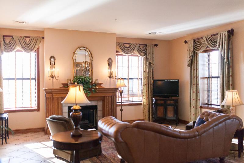 Landmark Inn image