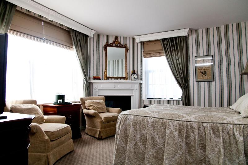 Landmark Inn image
