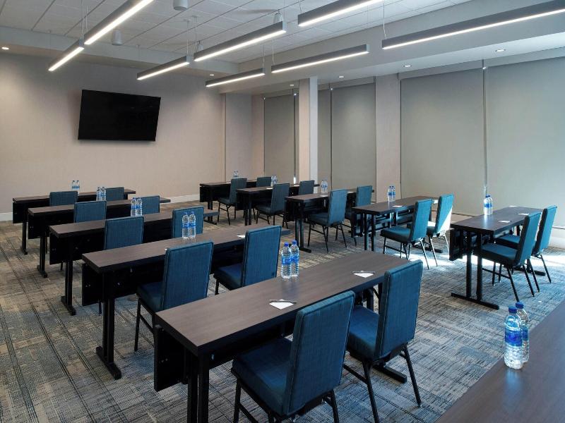 Four Points By Sheraton Olathe