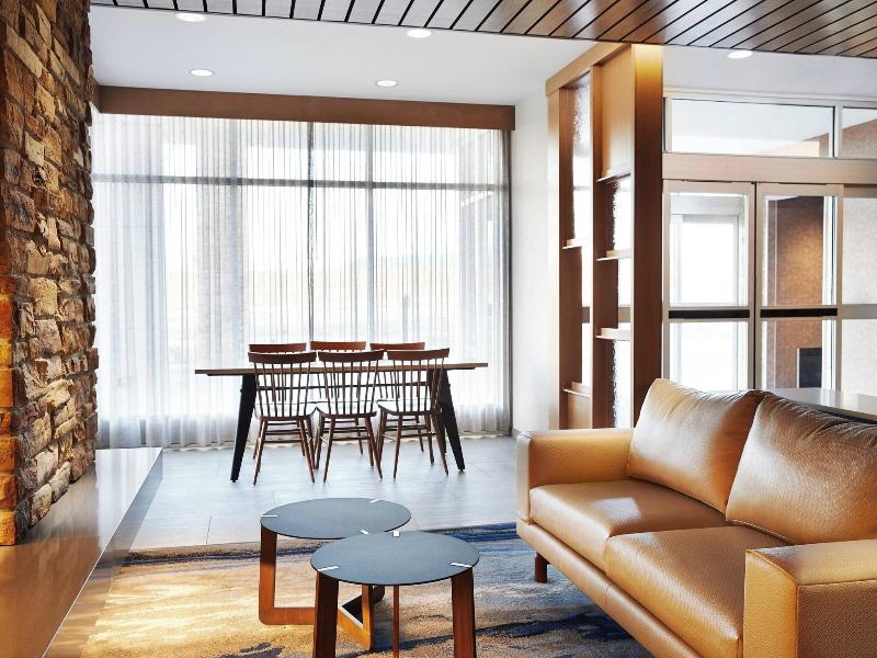 Fairfield Inn & Suites by Marriott Sheboygan image