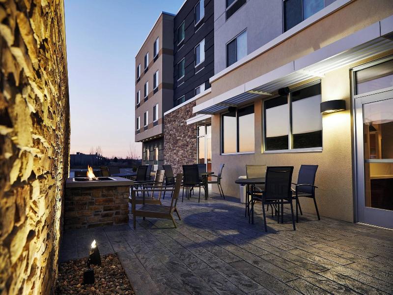 Fairfield Inn & Suites by Marriott Sheboygan image