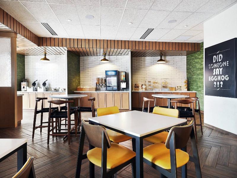 Fairfield Inn & Suites by Marriott Sheboygan image