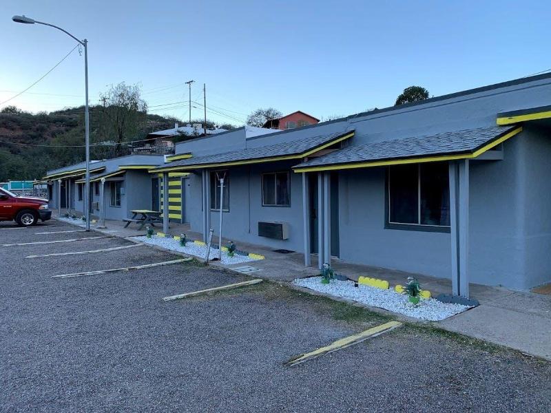 Belle-Aire Motel image