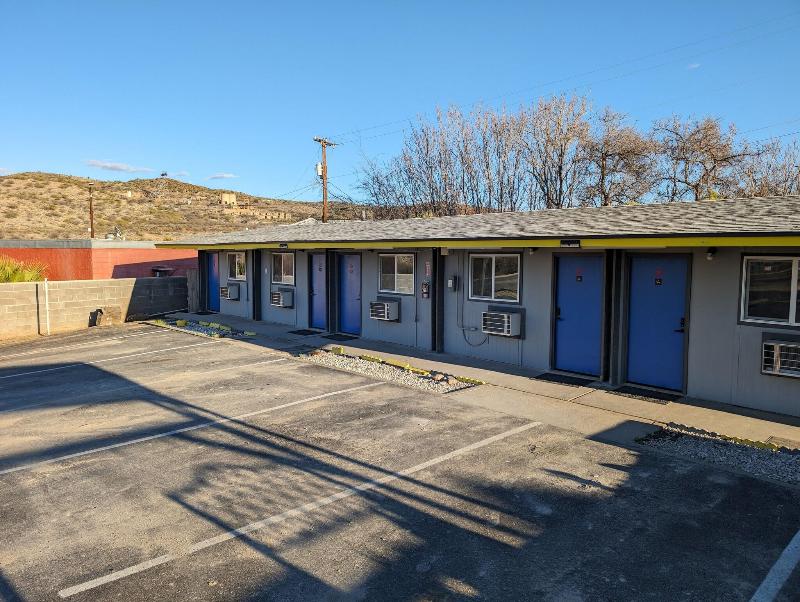 Belle-Aire Motel image