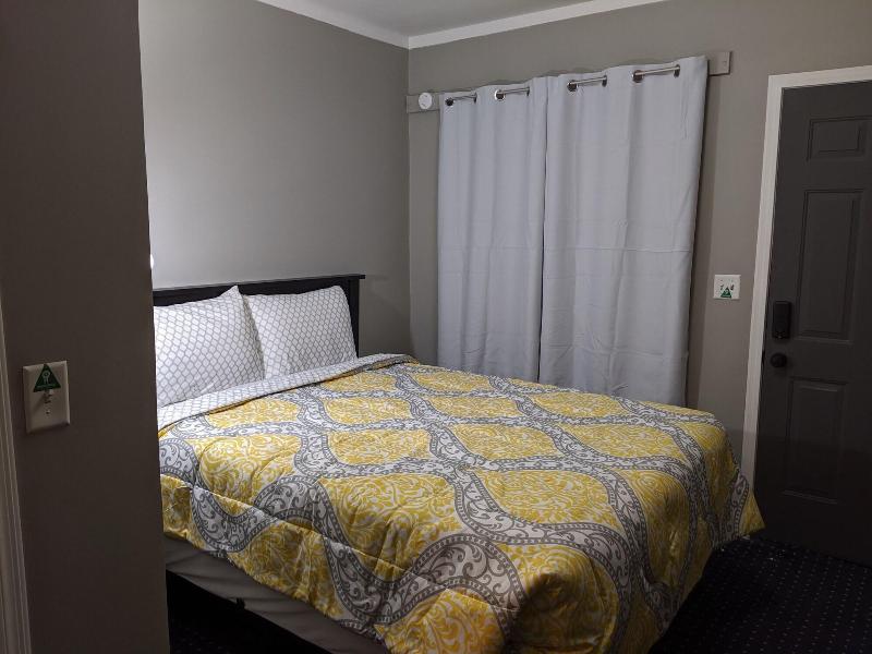 Belle-Aire Motel image