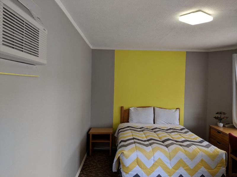 Belle-Aire Motel image