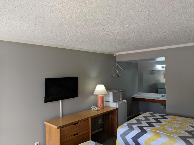 Belle-Aire Motel image