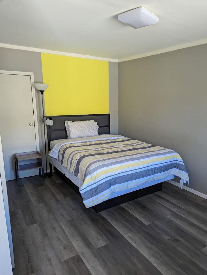 Belle-Aire Motel image