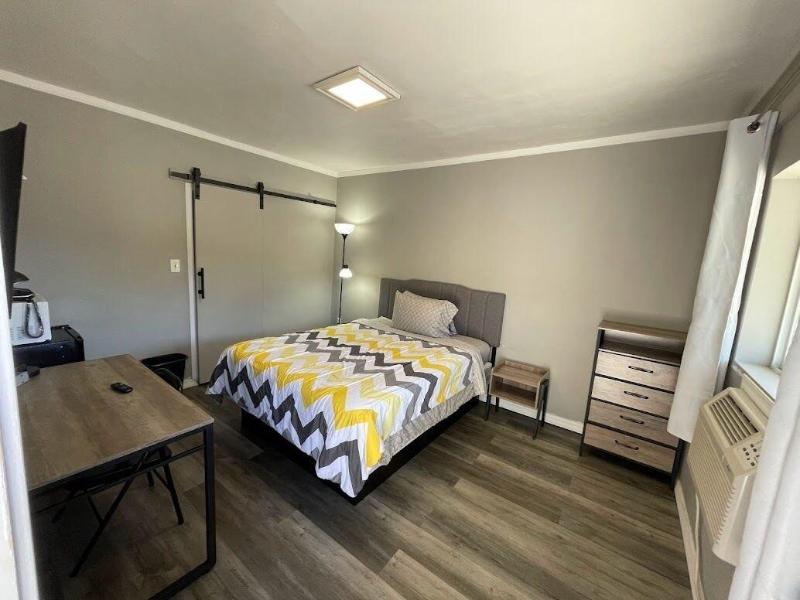Belle-Aire Motel image