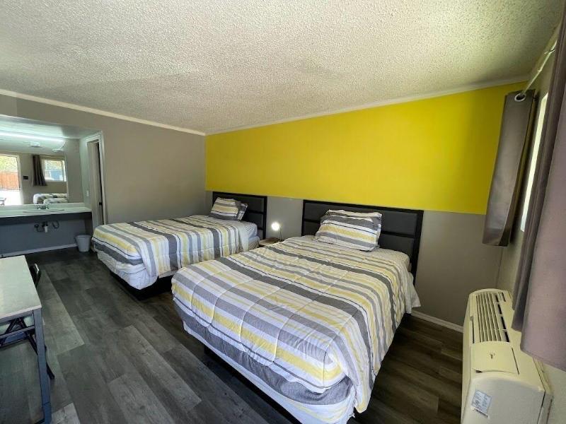 Belle-Aire Motel image