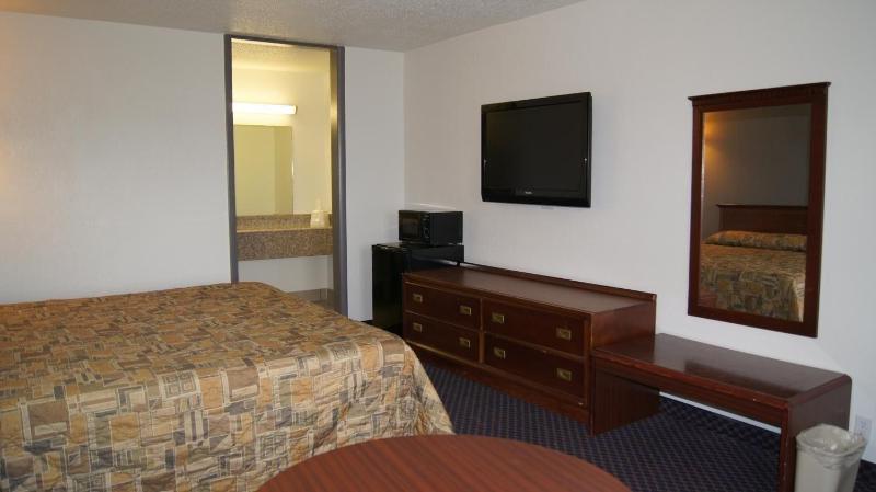 Executive Inn image