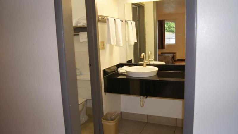 Executive Inn image