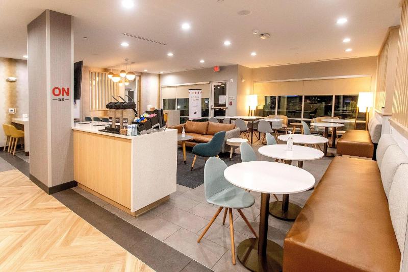 Towneplace Suites By Marriott Houston Conroe image