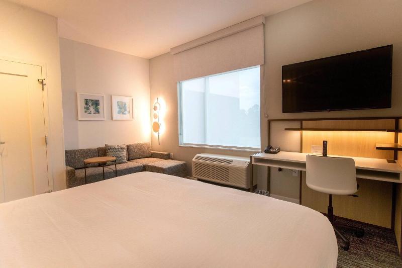 Towneplace Suites By Marriott Houston Conroe image