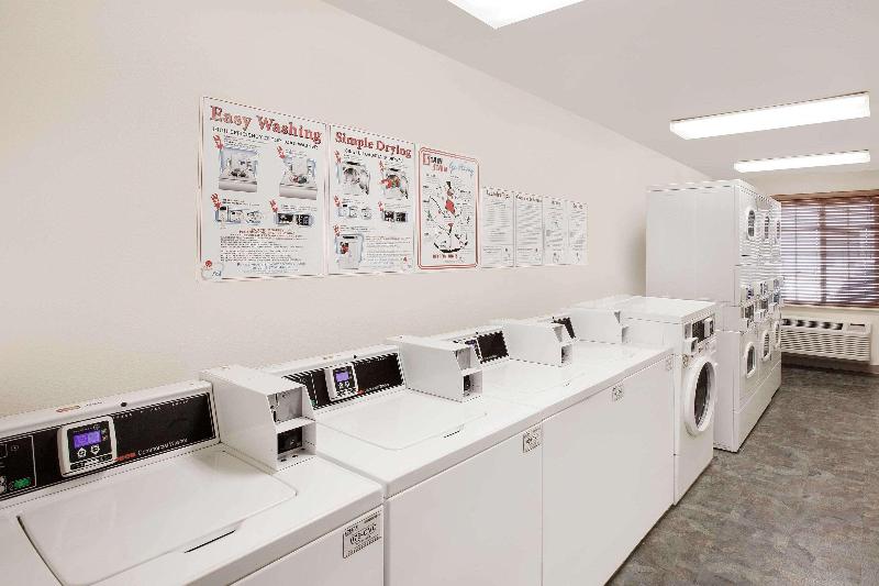 Woodspring Suites Conroe image