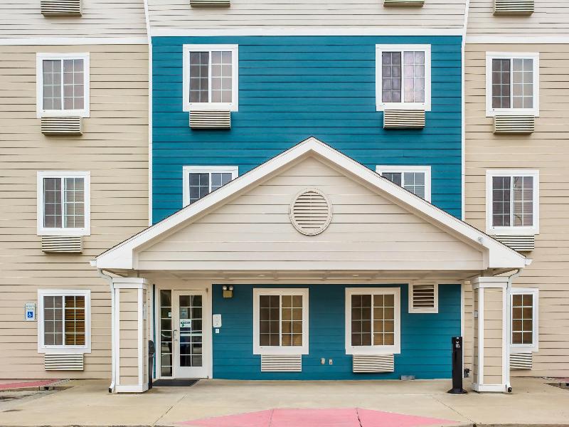 Woodspring Suites Conroe image
