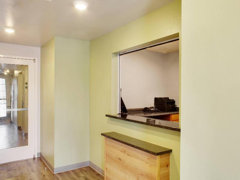 Woodspring Suites Conroe image