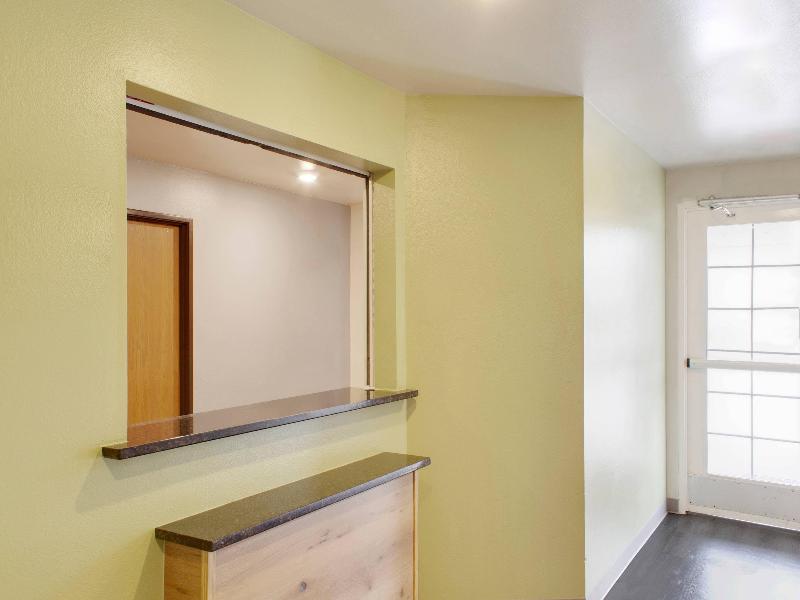 Woodspring Suites Conroe image