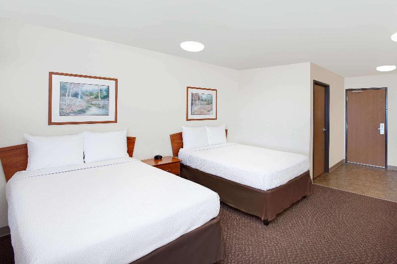 Woodspring Suites Conroe image