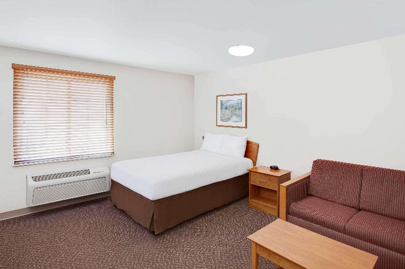 Woodspring Suites Conroe image