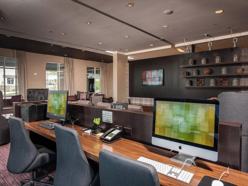 Courtyard By Marriott Boston Littleton image