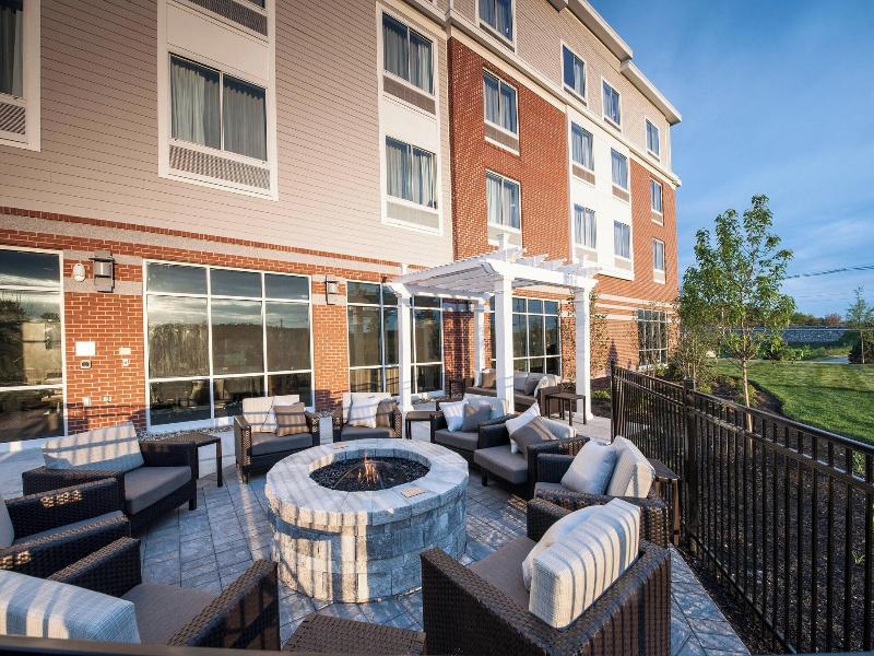 Courtyard By Marriott Boston Littleton image