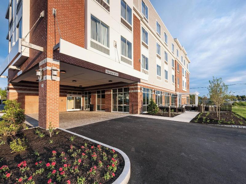 Courtyard By Marriott Boston Littleton image