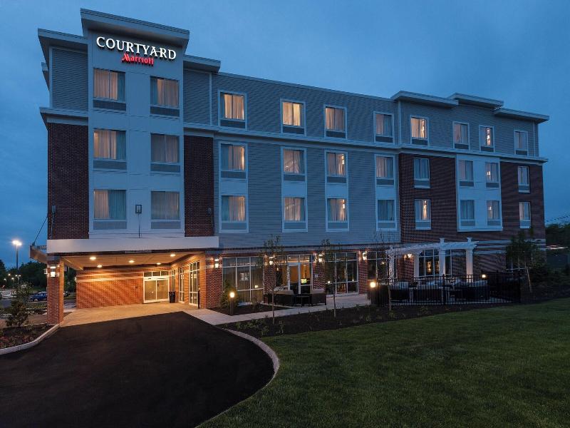Courtyard By Marriott Boston Littleton image