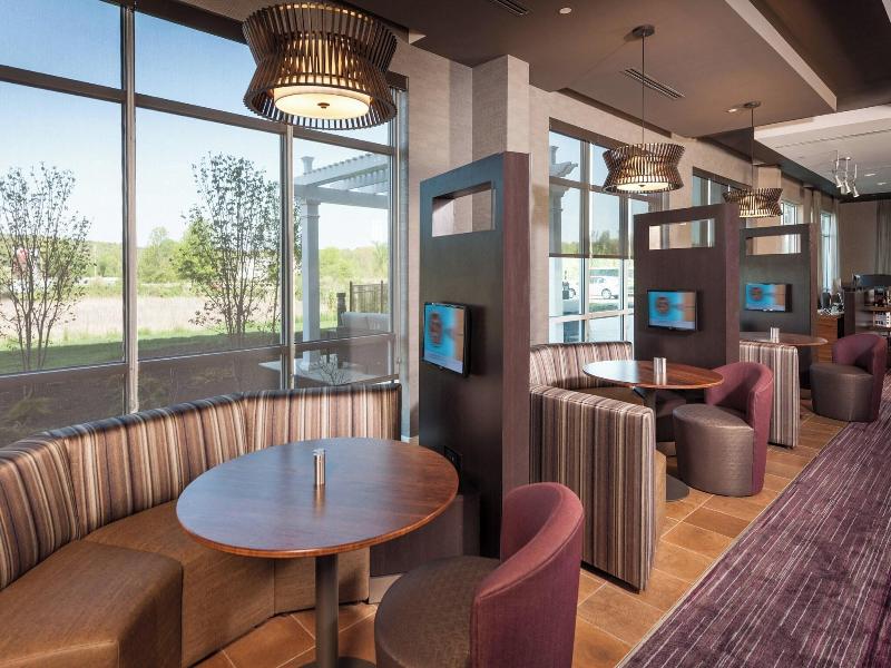 Courtyard By Marriott Boston Littleton image